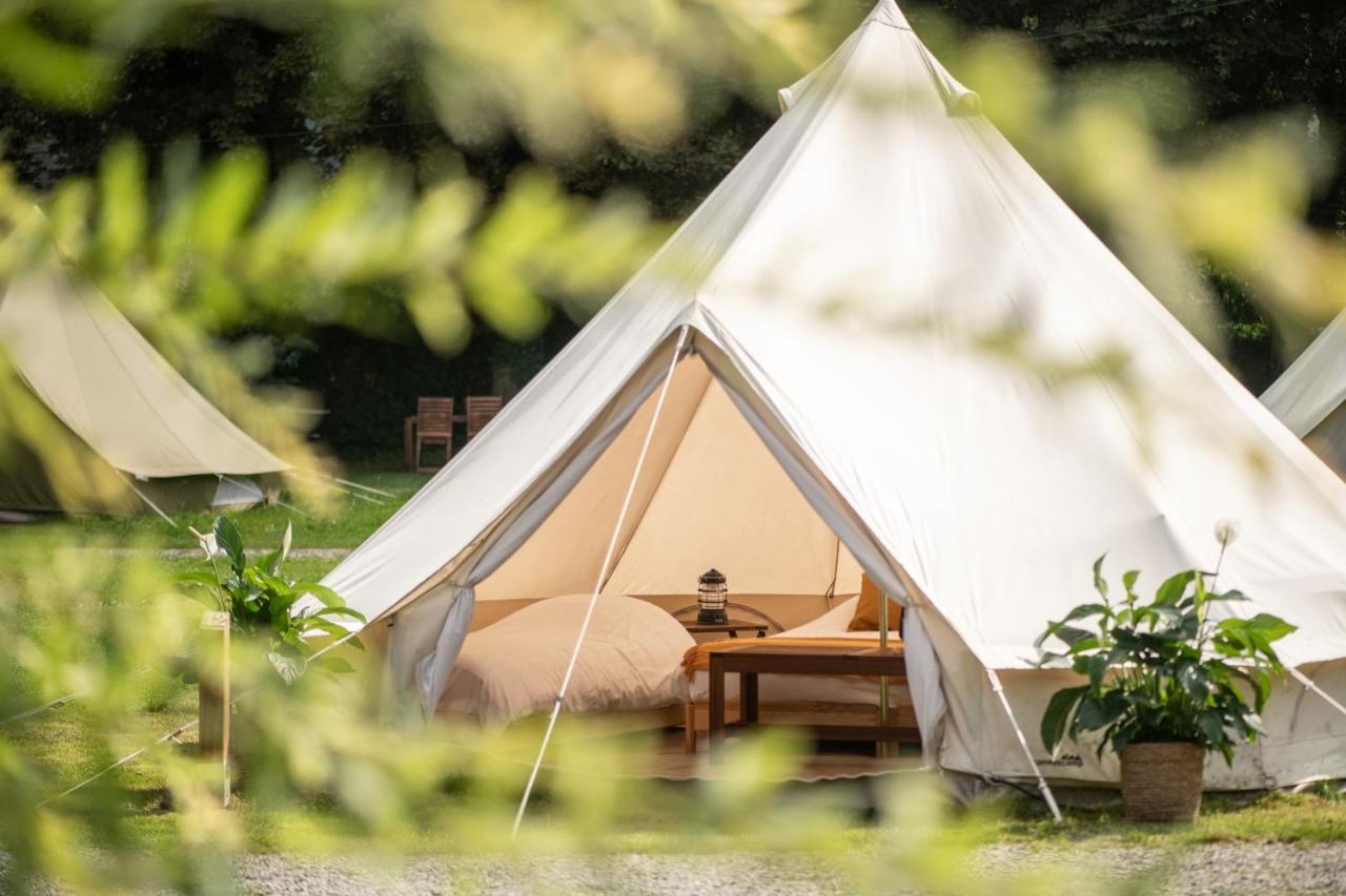Cocoon Village - Glamping - Domaine Des Grottes De Han 罗什福尔 外观 照片